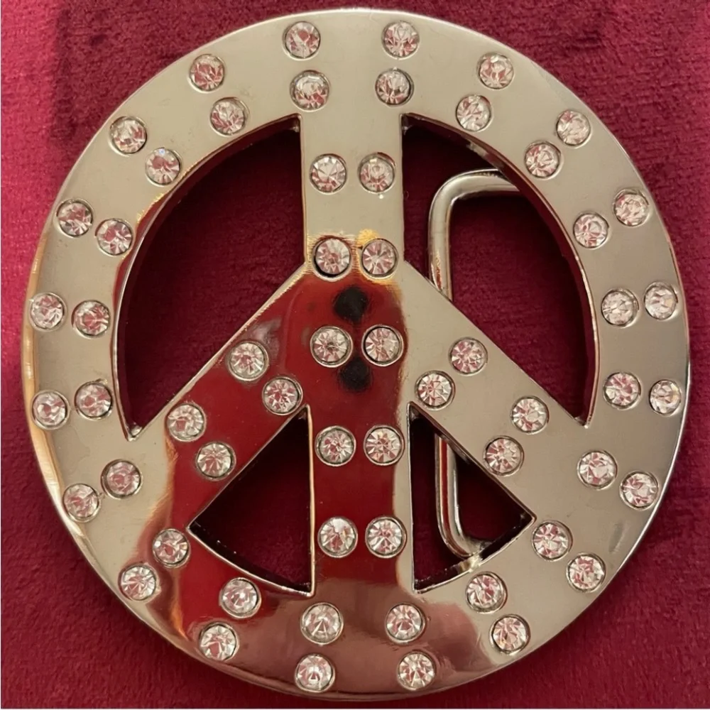 NWOT Polished Silver Rhinestone Peace buckle and belt